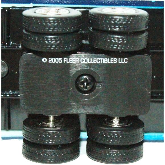 Vintage Rams Diecast Toy - NFL Football 1:80 Truck Limited Edition Fleer 2005 - Picture 12 of 12